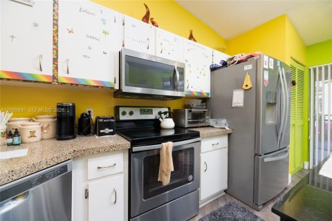 Copropriété à vendre à Tamarac, Floride: 2 chambres, 123.1 m2 № 2065130 - photo 13