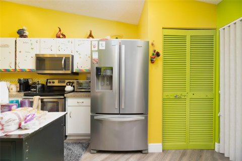 Copropriété à vendre à Tamarac, Floride: 2 chambres, 123.1 m2 № 2065130 - photo 14