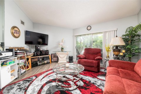 Copropriété à vendre à Tamarac, Floride: 2 chambres, 123.1 m2 № 2065130 - photo 3