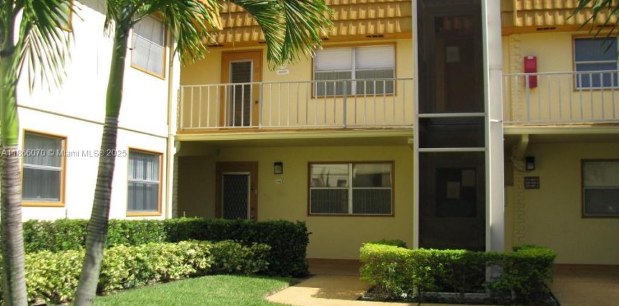 Condominio en Delray Beach, Florida, 2 dormitorios  № 1897738