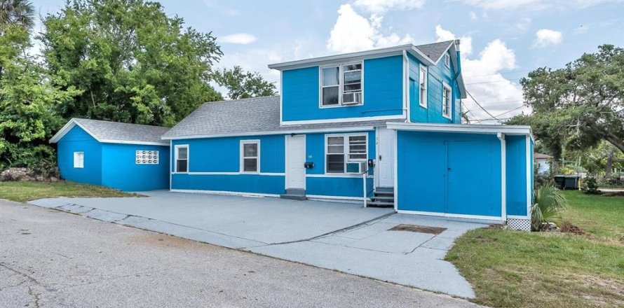 Commercial property in Daytona Beach, Florida 4 bedrooms, 206.24 sq.m. № 2107113