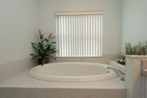 House in Spring Hill, Florida 3 bedrooms, 160.16 sq.m. № 1909110 - photo 22