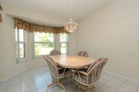 House in Spring Hill, Florida 3 bedrooms, 160.16 sq.m. № 1909110 - photo 9
