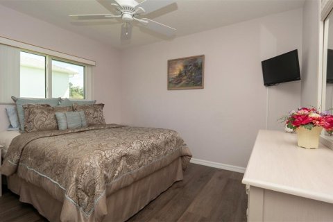 House in Spring Hill, Florida 3 bedrooms, 160.16 sq.m. № 1909110 - photo 26