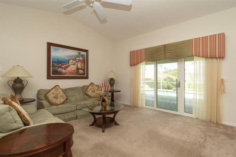 House in Spring Hill, Florida 3 bedrooms, 160.16 sq.m. № 1909110 - photo 7