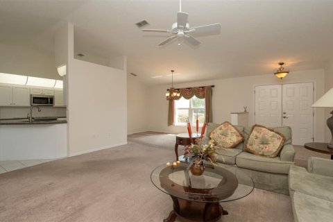 House in Spring Hill, Florida 3 bedrooms, 160.16 sq.m. № 1909110 - photo 8