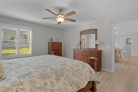 House in The Villages, Florida 3 bedrooms, 129.32 sq.m. № 2434908 - photo 27