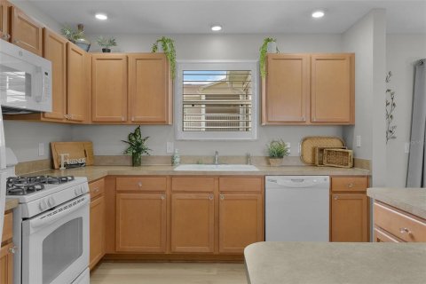 House in The Villages, Florida 3 bedrooms, 129.32 sq.m. № 2434908 - photo 15