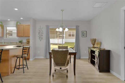 House in The Villages, Florida 3 bedrooms, 129.32 sq.m. № 2434908 - photo 9
