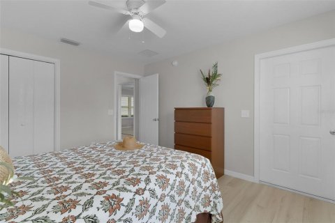 House in The Villages, Florida 3 bedrooms, 129.32 sq.m. № 2434908 - photo 24