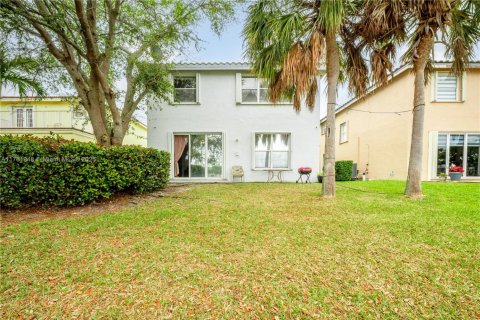 House in Miramar, Florida 5 bedrooms, 244.98 sq.m. № 1695531 - photo 8
