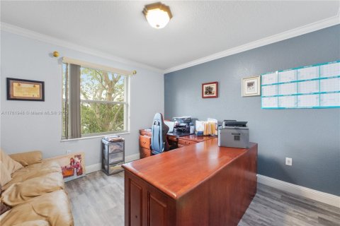 House in Miramar, Florida 5 bedrooms, 244.98 sq.m. № 1695531 - photo 9