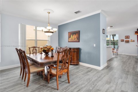 House in Miramar, Florida 5 bedrooms, 244.98 sq.m. № 1695531 - photo 2