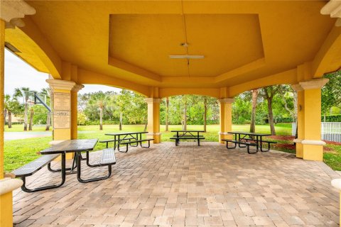 House in Miramar, Florida 5 bedrooms, 244.98 sq.m. № 1695531 - photo 12
