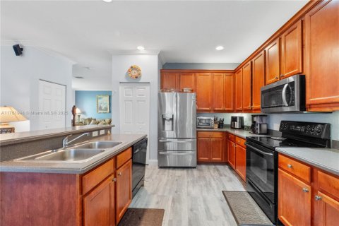 House in Miramar, Florida 5 bedrooms, 244.98 sq.m. № 1695531 - photo 5
