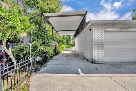 House in Haines City, Florida 4 bedrooms, 209.59 sq.m. № 1900083 - photo 30
