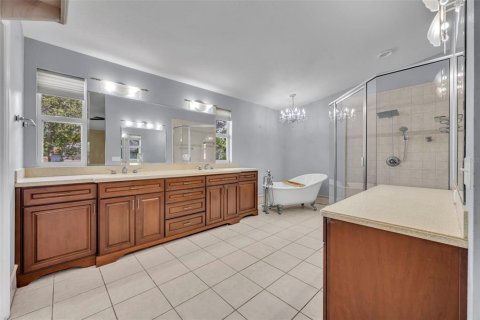 House in Haines City, Florida 4 bedrooms, 209.59 sq.m. № 1900083 - photo 12