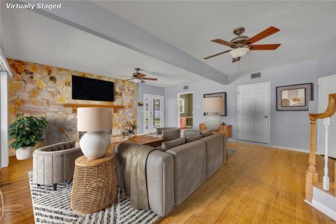 House in Haines City, Florida 4 bedrooms, 209.59 sq.m. № 1900083 - photo 6