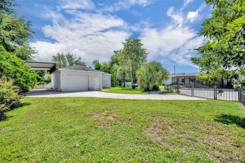 House in Haines City, Florida 4 bedrooms, 209.59 sq.m. № 1900083 - photo 29