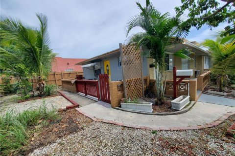 Immobilier commercial à vendre à Lake Worth, Floride: 196.95 m2 № 1946775 - photo 9