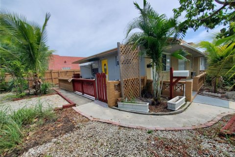 Immobilier commercial à vendre à Lake Worth, Floride: 196.95 m2 № 1946775 - photo 8