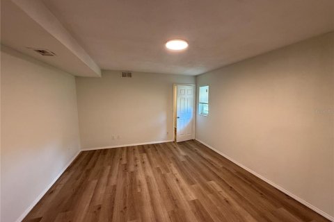 Купить коммерческую недвижимость в Дейд-Сити, Флорида 146.14м2, № 2427458 - фото 13