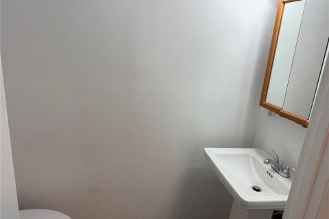 Купить коммерческую недвижимость в Дейд-Сити, Флорида 146.14м2, № 2427458 - фото 9