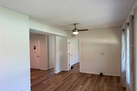 Купить коммерческую недвижимость в Дейд-Сити, Флорида 146.14м2, № 2427458 - фото 5
