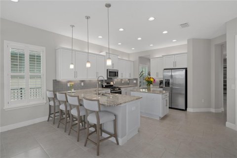 Casa en venta en Wesley Chapel, Florida, 6 dormitorios, 380.34 m2 № 2225361 - foto 19
