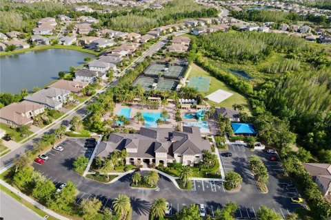 Casa en venta en Wesley Chapel, Florida, 6 dormitorios, 380.34 m2 № 2225361 - foto 2