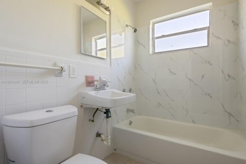 Снять в аренду квартиру в Хомстед, Флорида 2 спальни, 540.32м2, № 1982621 - фото 7