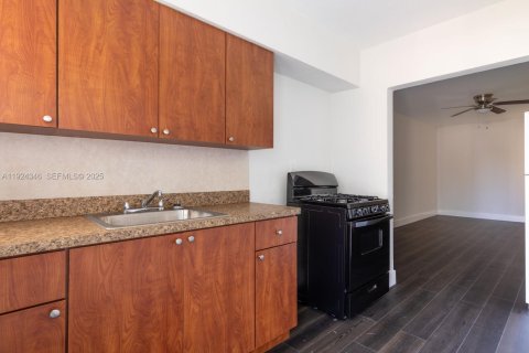 Снять в аренду квартиру в Хомстед, Флорида 2 спальни, 540.32м2, № 1982621 - фото 2