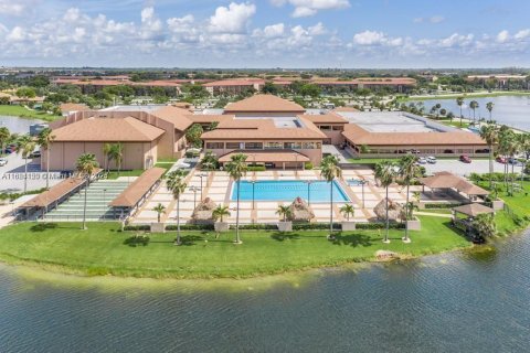 Condo in Pembroke Pines, Florida, 2 bedrooms  № 1931117 - photo 25