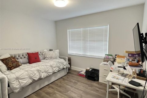 Condo in Pembroke Pines, Florida, 2 bedrooms  № 1931117 - photo 6