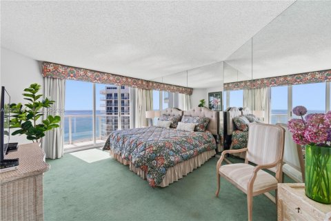 Condominio en venta en Sunny Isles Beach, Florida, 1 dormitorio, 117.06 m2 № 1991063 - foto 11