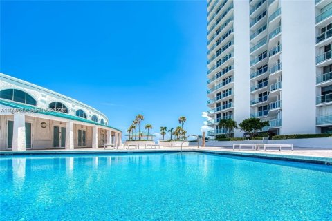 Condominio en venta en Sunny Isles Beach, Florida, 1 dormitorio, 117.06 m2 № 1991063 - foto 16