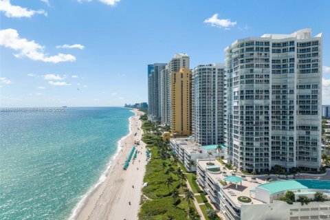 Condo in Sunny Isles Beach, Florida, 1 bedroom № 1991063 - photo 7