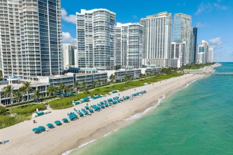Condo in Sunny Isles Beach, Florida, 1 bedroom № 1991063 - photo 9
