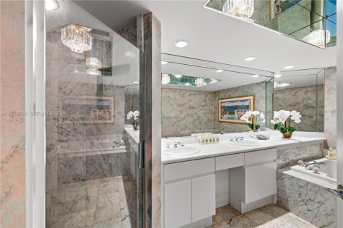 Condominio en venta en Sunny Isles Beach, Florida, 1 dormitorio, 117.06 m2 № 1991063 - foto 12