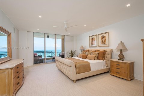 Condo in Hollywood, Florida, 3 bedrooms  № 1868437 - photo 16
