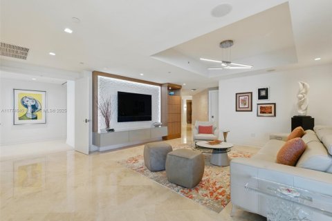 Condo in Hollywood, Florida, 3 bedrooms  № 1868437 - photo 14
