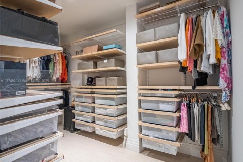 Condo in Hollywood, Florida, 3 bedrooms  № 1868437 - photo 22