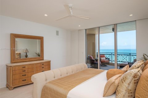Condo in Hollywood, Florida, 3 bedrooms  № 1868437 - photo 17