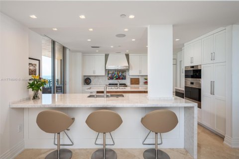 Condo in Hollywood, Florida, 3 bedrooms  № 1868437 - photo 7