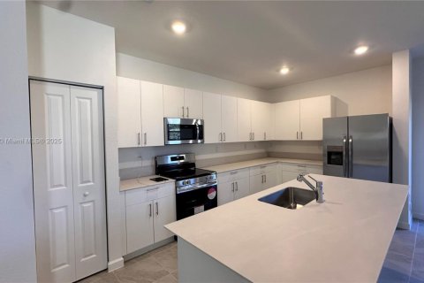 House in Homestead, Florida 3 bedrooms № 1705360 - photo 9