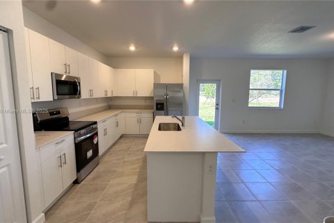 House in Homestead, Florida 3 bedrooms № 1705360 - photo 10