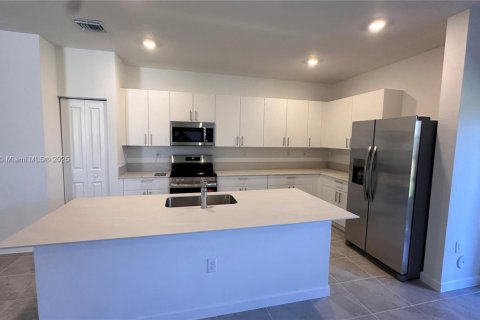 House in Homestead, Florida 3 bedrooms № 1705360 - photo 11