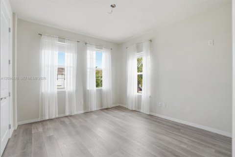 Купить виллу или дом в Холливуд, Флорида 4 спальни, 232.44м2, № 2086062 - фото 28