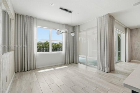 Купить виллу или дом в Холливуд, Флорида 4 спальни, 232.44м2, № 2086062 - фото 18
