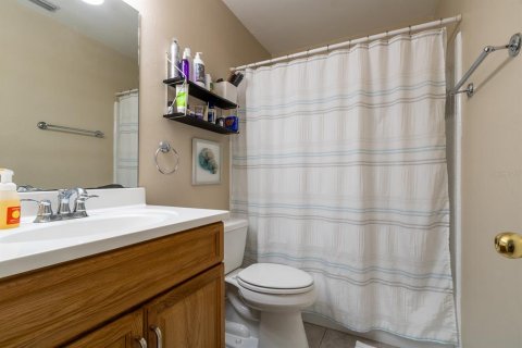 Condo in Gainesville, Florida, 2 bedrooms  № 1717823 - photo 24